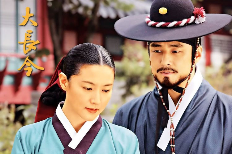 Tạo dấu ấn với vai nữ chính trong bộn phim "Nàng Dae Jang Geum" năm 2003, Lee Young Ae trở thành nữ diễn viên nổi tiếng xứ Hàn.